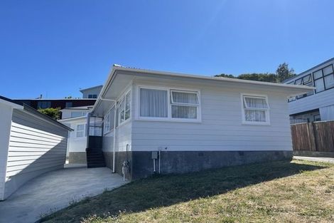 Photo of property in 76 Stewart Drive, Newlands, Wellington, 6037