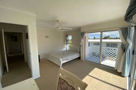 Photo of property in 6 Barlow Place, Chatswood, Auckland, 0626