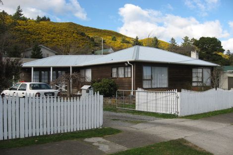 Photo of property in 31 Peel Place, Wainuiomata, Lower Hutt, 5014