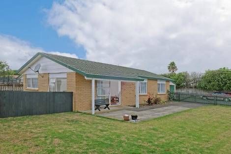 Photo of property in 11a Bill Phillip Place, Clendon Park, Auckland, 2103