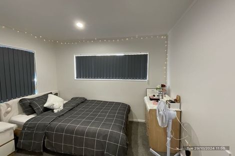 Photo of property in 1/59 Ribbonwood Crescent, Goodwood Heights, Auckland, 2105