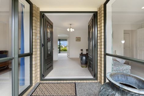 Photo of property in 115 Grovenor Drive, Orewa, 0931
