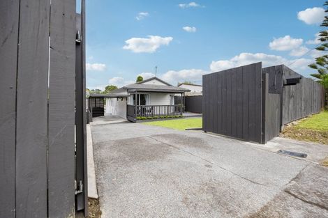 Photo of property in 55 Triangle Road, Massey, Auckland, 0614