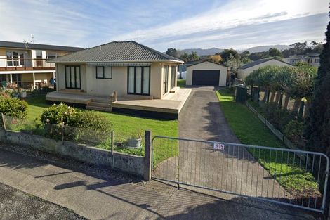 Photo of property in 915 East Coast Road, Kaiaua, Pokeno, 2473