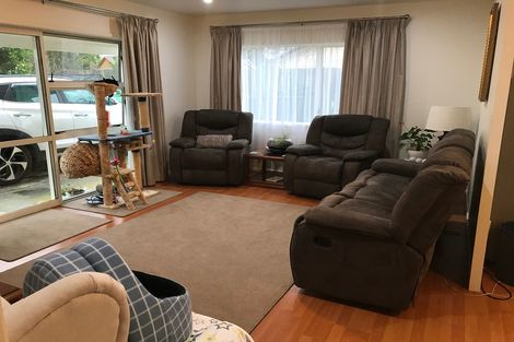 Photo of property in 11a Bill Phillip Place, Clendon Park, Auckland, 2103