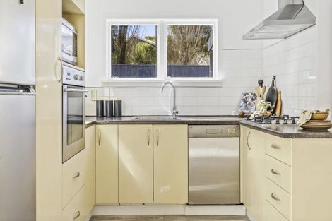 Photo of property in 11 Walbrook Road, Manly, Whangaparaoa, 0930