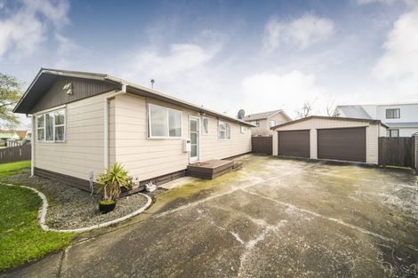 Photo of property in 33 Suzanne Grove, Kelvin Grove, Palmerston North, 4414