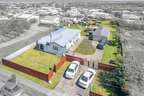 Photo of property in 43 Cornfoot Street, Castlecliff, Whanganui, 4501