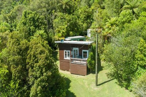 Photo of property in 19 Tombleson Road, Lake Rotoma, Rotorua, 3074