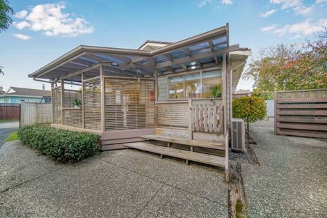 Photo of property in 1/36 Darren Crescent, Half Moon Bay, Auckland, 2012