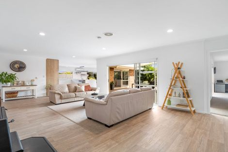 Photo of property in 6 Madeira Close, Papamoa Beach, Papamoa, 3118