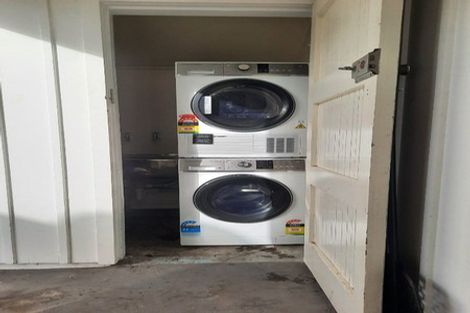 Photo of property in 27 Bulteel Street, New Plymouth, 4310
