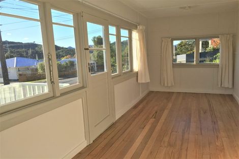 Photo of property in 25 Lincoln Street, Picton, 7220