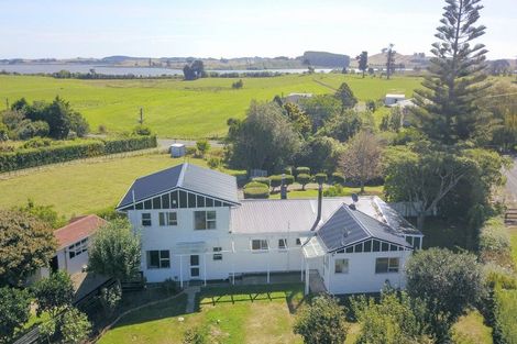 Photo of property in 234 Kawiu Road, Levin, 5510