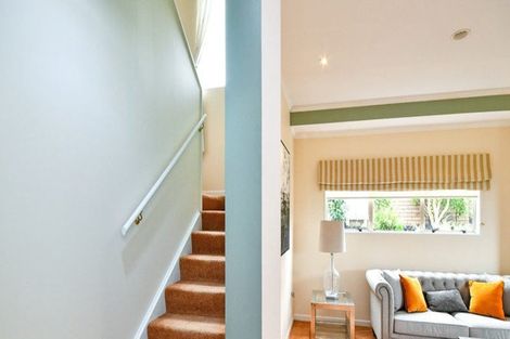 Photo of property in 5 Silkwood Grove, Totara Heights, Auckland, 2105