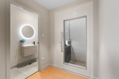 Photo of property in 201c Hurstmere Road, Takapuna, Auckland, 0622