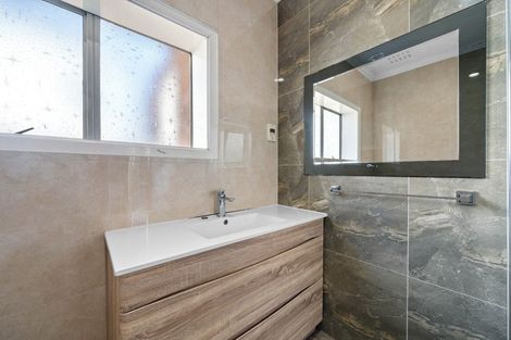 Photo of property in 4 Kenderdine Road, Papatoetoe, Auckland, 2025