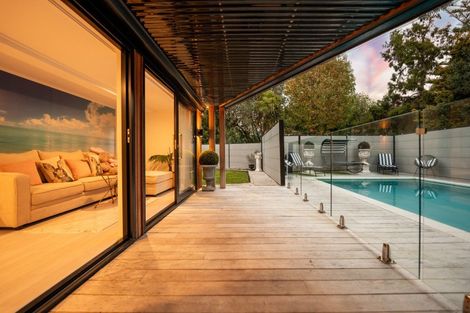 Photo of property in 7 Hartles Place, Mellons Bay, Auckland, 2014