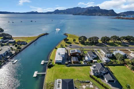 Photo of property in 23 Fred Carr Place, One Tree Point, 0118