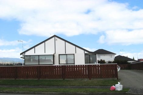 Photo of property in 12 Webb Avenue, Levin, 5510