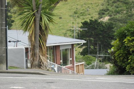 Photo of property in 36 Evans Pass Road, Sumner, Christchurch, 8081