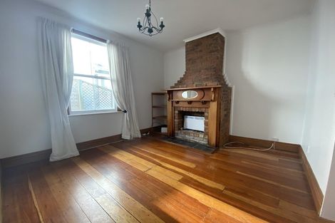 Photo of property in 21 Queen Street, Mount Victoria, Wellington, 6011