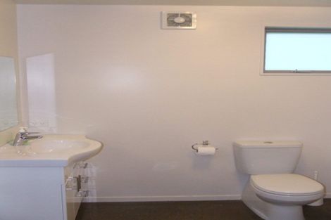 Photo of property in 24 Kellsmere Crescent, Island Bay, Wellington, 6023