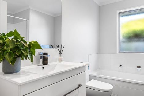 Photo of property in 8 Ellesmere Street, Marshland, Christchurch, 8083