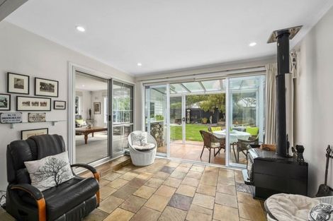 Photo of property in 9 Oak Street, Ebdentown, Upper Hutt, 5018
