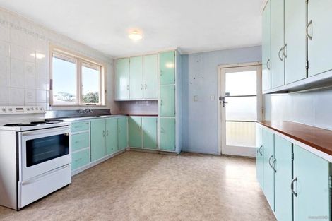 Photo of property in 34 Kirrie Avenue, Te Atatu South, Auckland, 0610