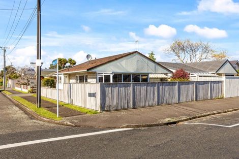 Photo of property in 20 Stoke Street, Westown, New Plymouth, 4310