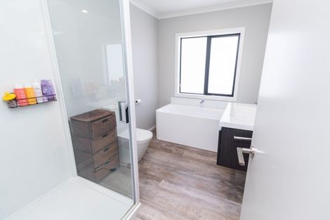 Photo of property in 100 Atkinson Avenue, Otaki Beach, Otaki, 5512