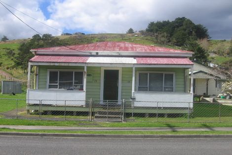 Photo of property in 13 George Street, Hikurangi, 0114