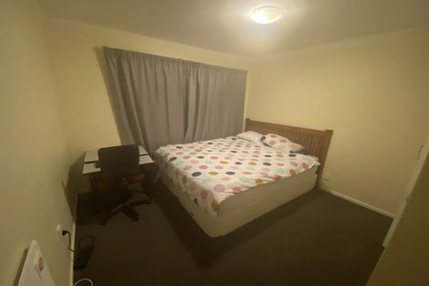 Photo of property in 2/78 Newlands Road, Newlands, Wellington, 6037