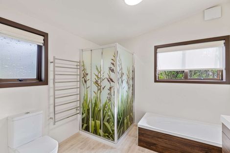 Photo of property in 50 John Dee Crescent, Red Beach, 0932