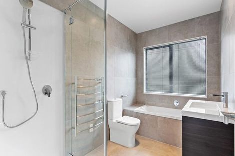 Photo of property in 15 Aquamarine Road, Rosehill, Papakura, 2113