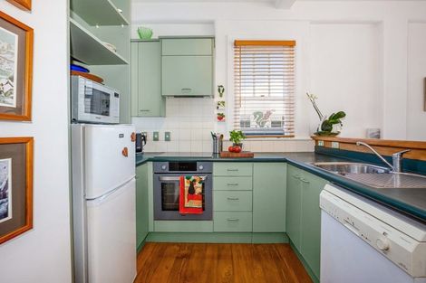 Photo of property in Chatsworth Flats, 6/23 Pirie Street, Mount Victoria, Wellington, 6011