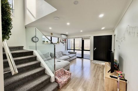 Photo of property in 6d Christmas Road, Manurewa, Auckland, 2102