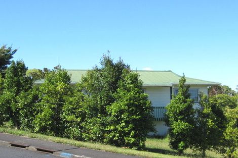 Photo of property in 16 Oreil Avenue, West Harbour, Auckland, 0618