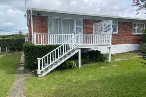 Photo of property in 1/2 Scarboro Terrace, Murrays Bay, Auckland, 0630