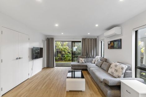 Photo of property in 12e Kelwyn Road, Kelston, Auckland, 0602