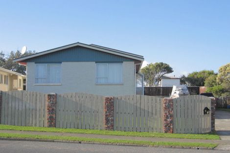 Photo of property in 78 Gloaming Hill, Titahi Bay, Porirua, 5022