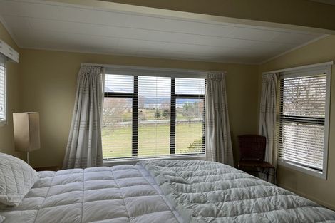 Photo of property in 261 Beacon Point Road, Wanaka, 9305