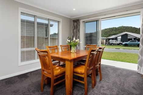 Photo of property in 52 Awataha Crescent, Pyes Pa, Tauranga, 3110