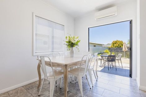 Photo of property in 11 Taradale Road, Marewa, Napier, 4110