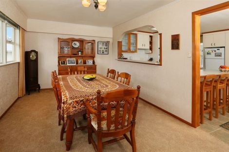 Photo of property in 11 Meadow Crescent, Te Atatu South, Auckland, 0602