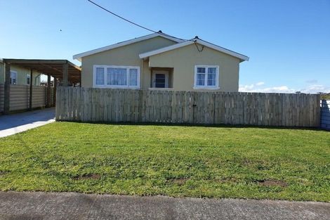 Photo of property in 10 Leicester Street, Patea, 4520