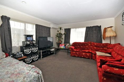 Photo of property in 15 Dole Place, Mangere, Auckland, 2022