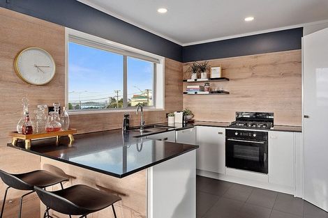 Photo of property in 2/70 Hinemoa Street, Birkenhead, Auckland, 0626