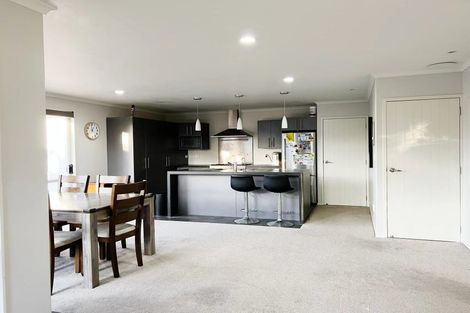 Photo of property in 18 Huntington Park Drive, Greenhithe, Auckland, 0632